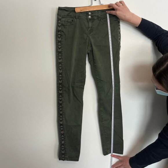 Reitman's. Jean Pants. Green With Pattern Acccent. Size 7. Womens. - Picture 9 of 10